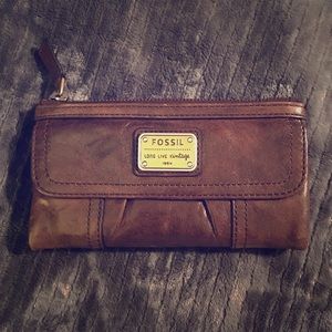 Fossil brown wallet NWT emory clutch in espresso